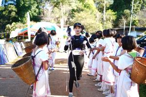 BIB: 2624
                            <button type="button" onclick="openModal(19062758)" class="btn btn-primary btn-sm float-right btn-popup" data-toggle="modal" data-target=".modal-high-quality">
                        <i class="fas fa-shopping-cart"></i> Add to Cart
                    </button>
                                            <button type="button" onclick="isThisMe(19062758, true)" class="btn btn-success btn-sm float-right btn-popup btn-isme hidden" data-toggle="tooltip" data-placement="bottom" title="นี่คือรูปของคุณใช่ไหม คลิกที่นี่เพื่อเอาเข้าอัลบั้ม">
                        <i class="fas fa-plus"></i> Add to album
                    </button>
                    <button type="button" onclick="isThisMe(19062758, false)" class="btn btn-warning btn-sm float-right btn-popup btn-isnotme hidden">
                        <i class="fas fa-ban"></i> Remove from album
                    </button>